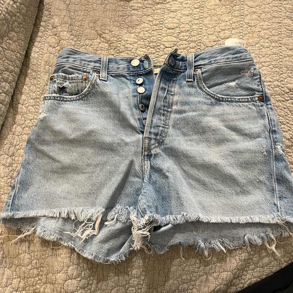 Levi’s ribcage shorts